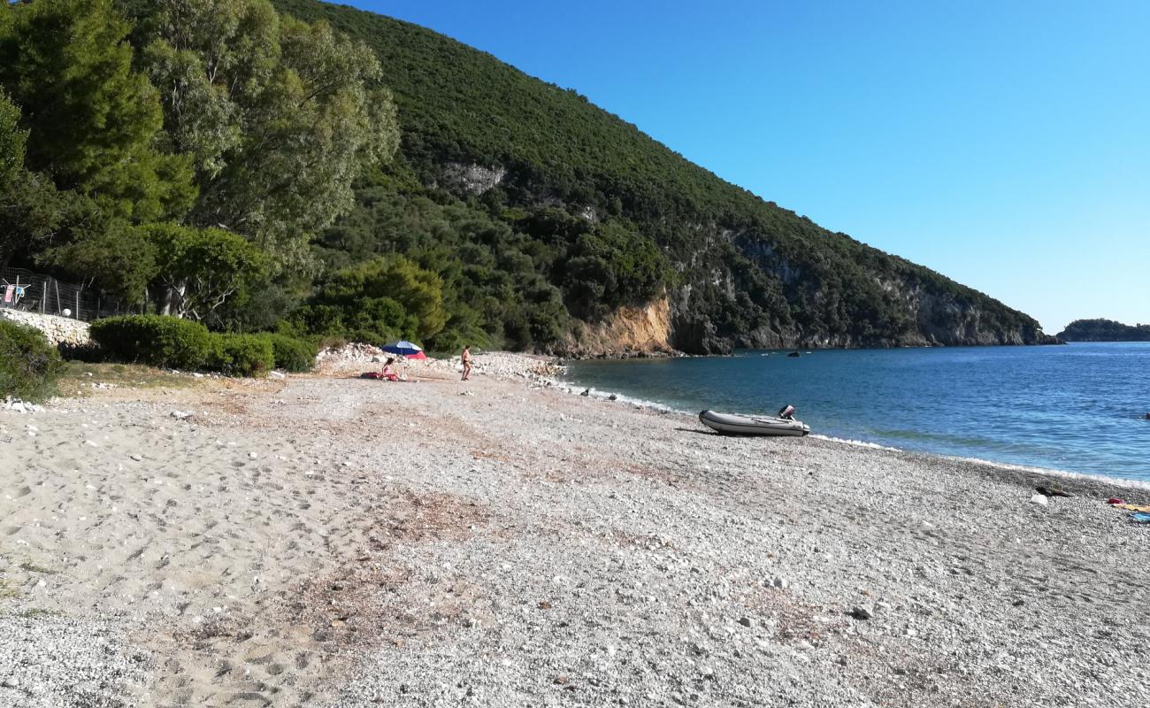 Photo of Sofas beach with white fine pebble surface