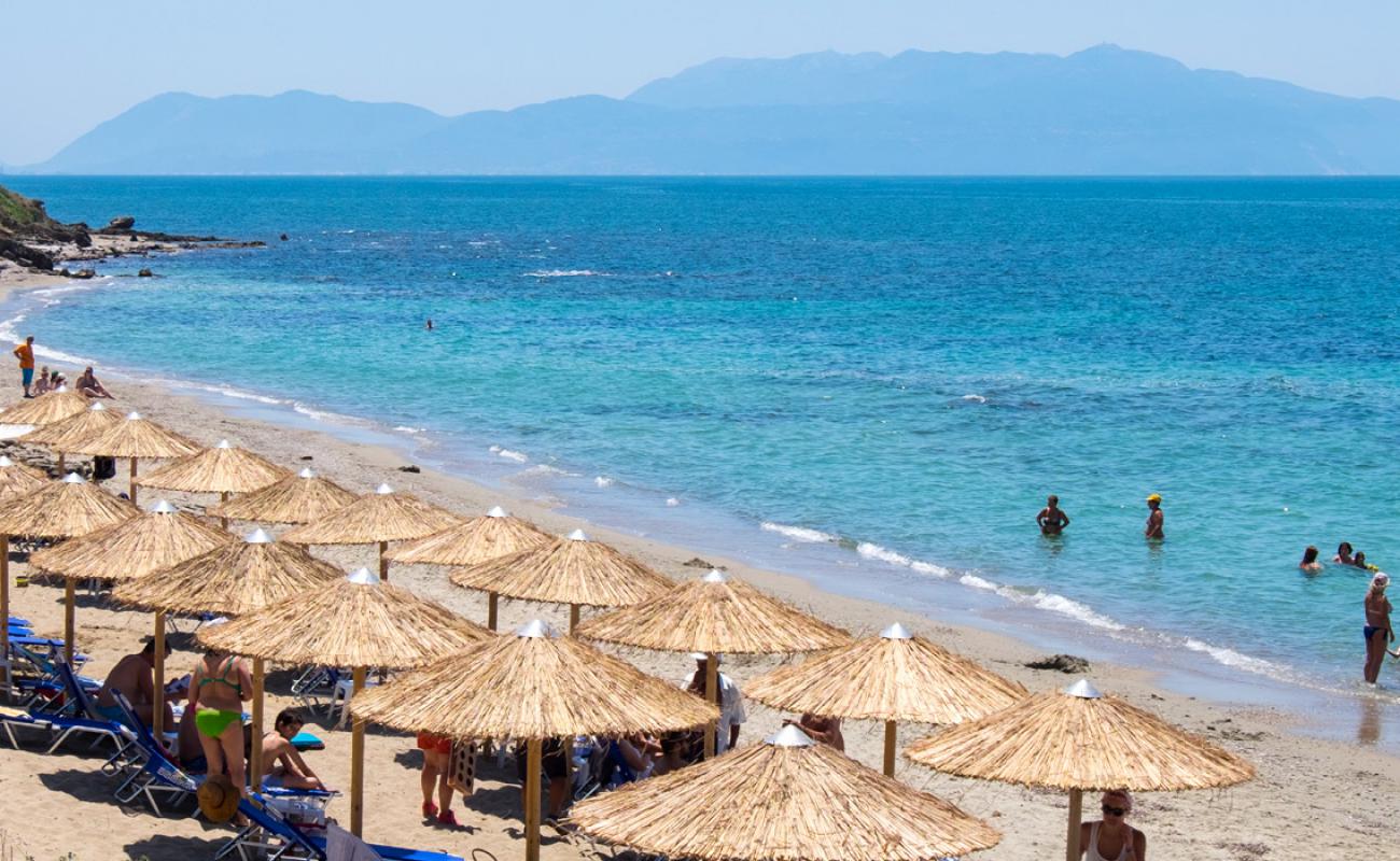 Photo of Iiliovasilema beach with brown sand surface