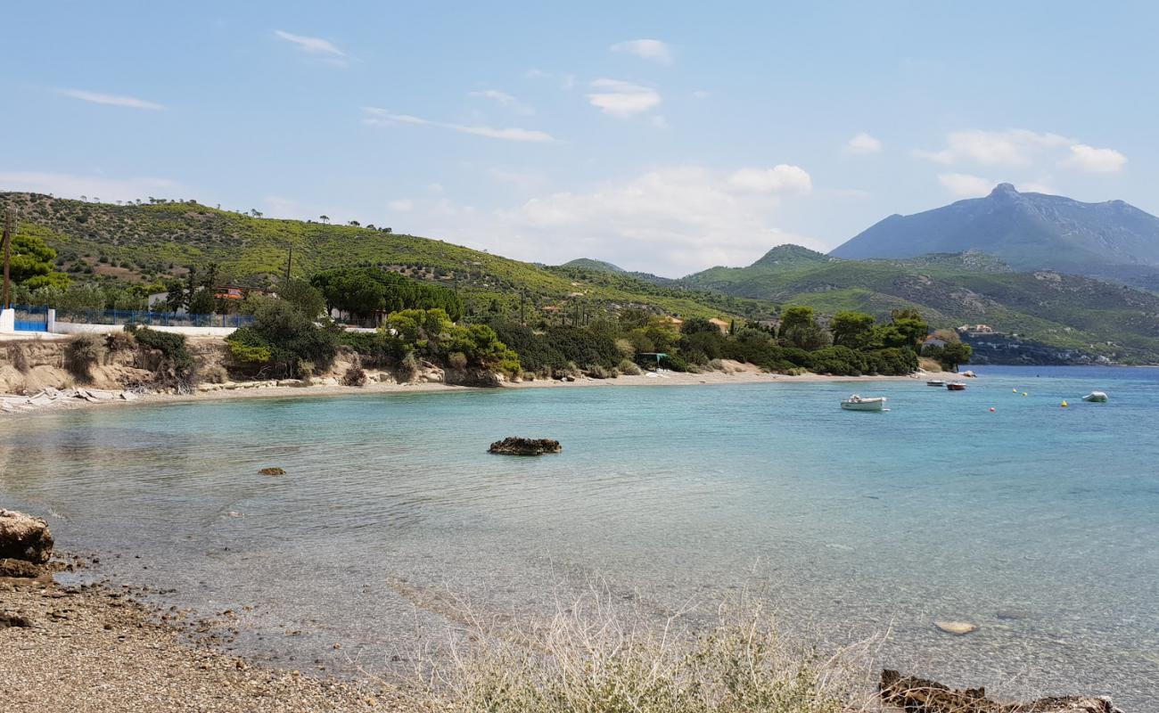 Photo of Skaloma beach with gray fine pebble surface