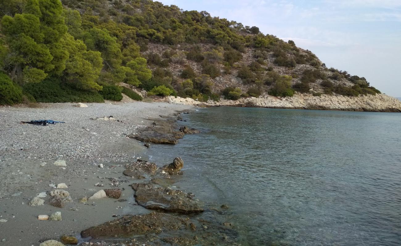 Photo of Kanakia IV with bright sand & rocks surface