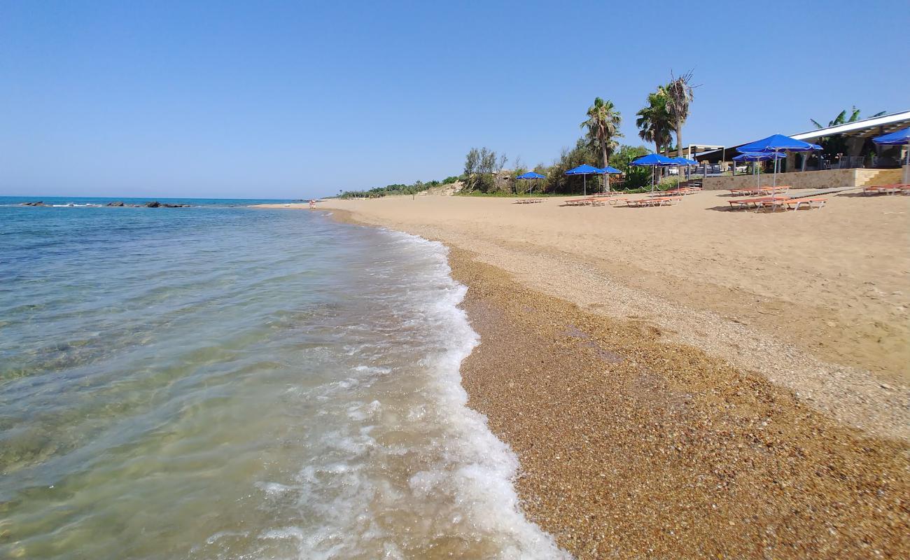 Photo of Paralia Glifa with bright sand surface