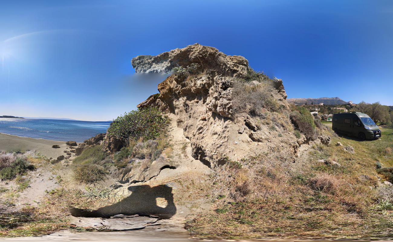 Photo of Amitsa beach with brown sand surface