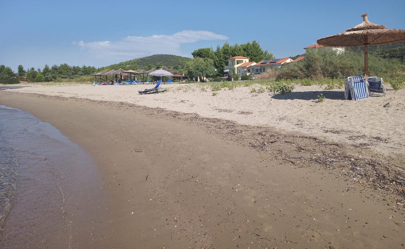 Photo of Monopetro beach with bright sand surface