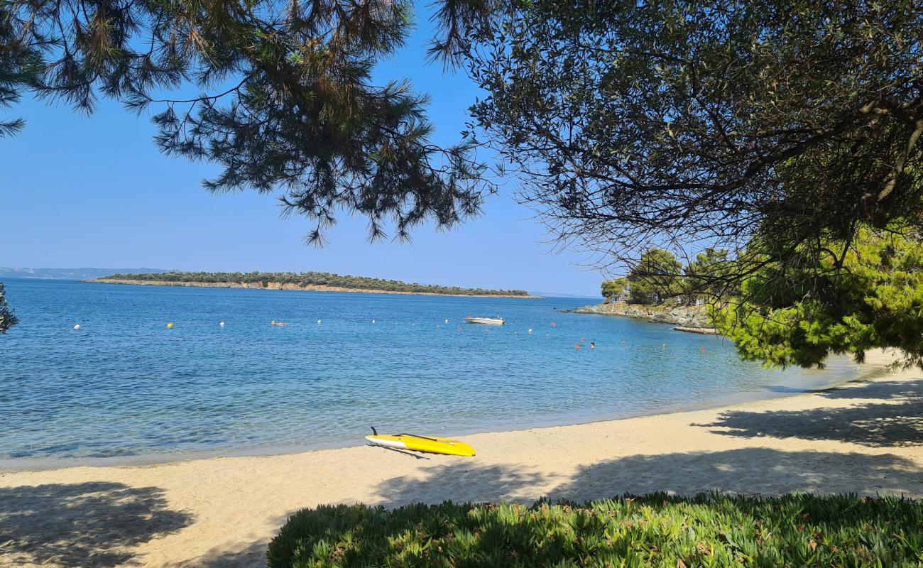 Photo of Areti beach and the settlement