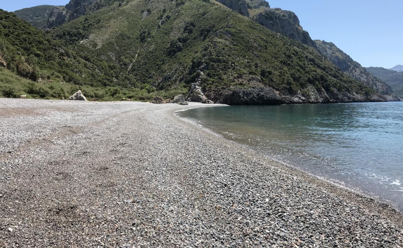 Photo of Naftikó beach with gray fine pebble surface