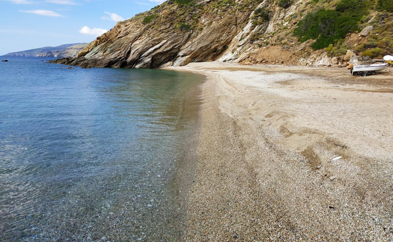 Photo of Amygdaliás beach with brown fine pebble surface