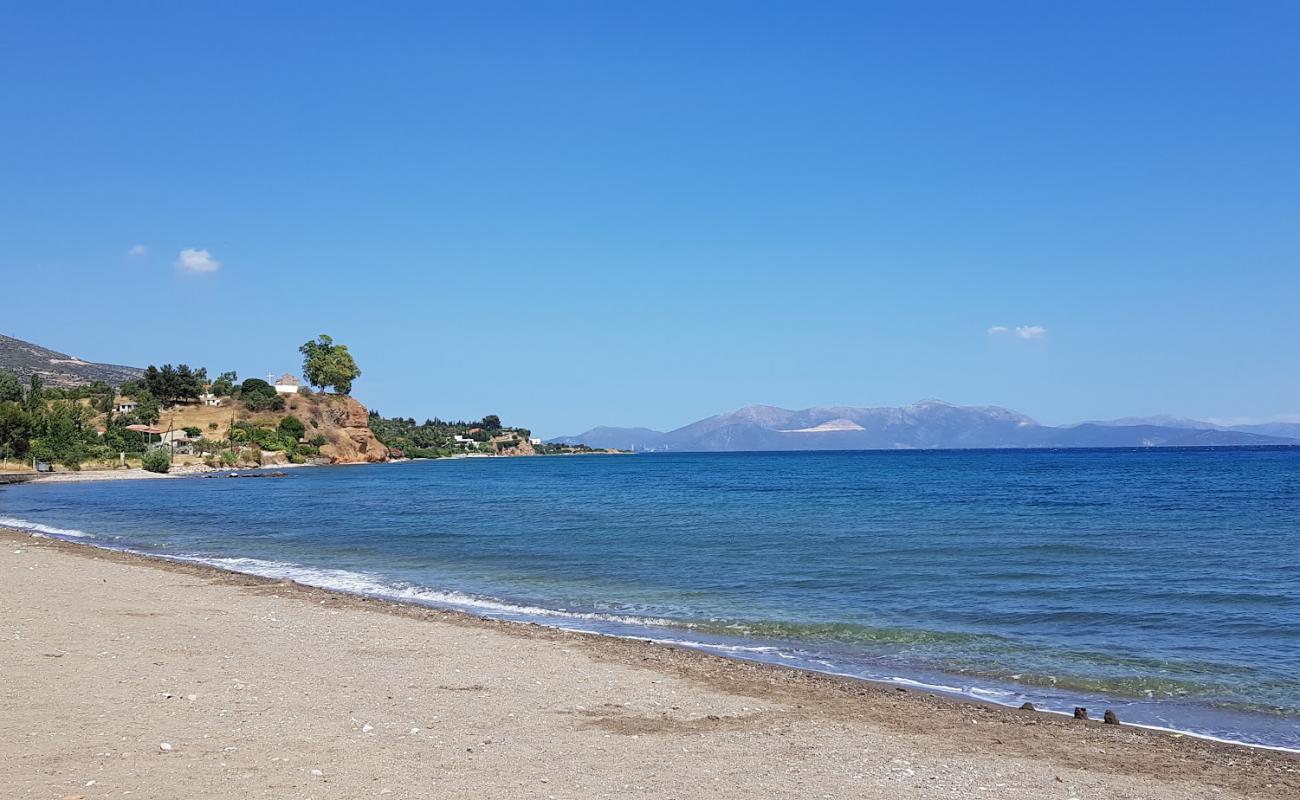 Photo of Gerani beach with gray sand surface