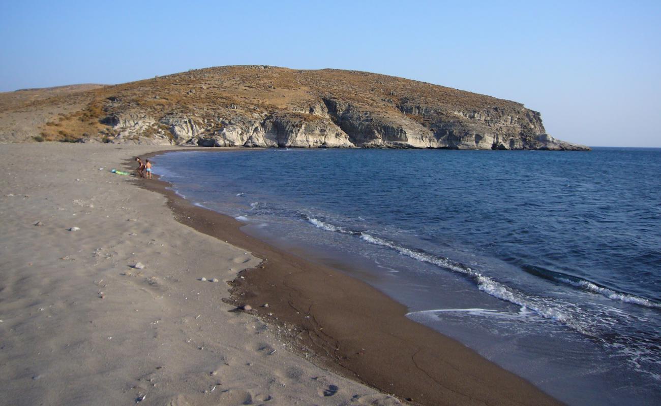 Photo of Tsichlionta beach with brown sand surface