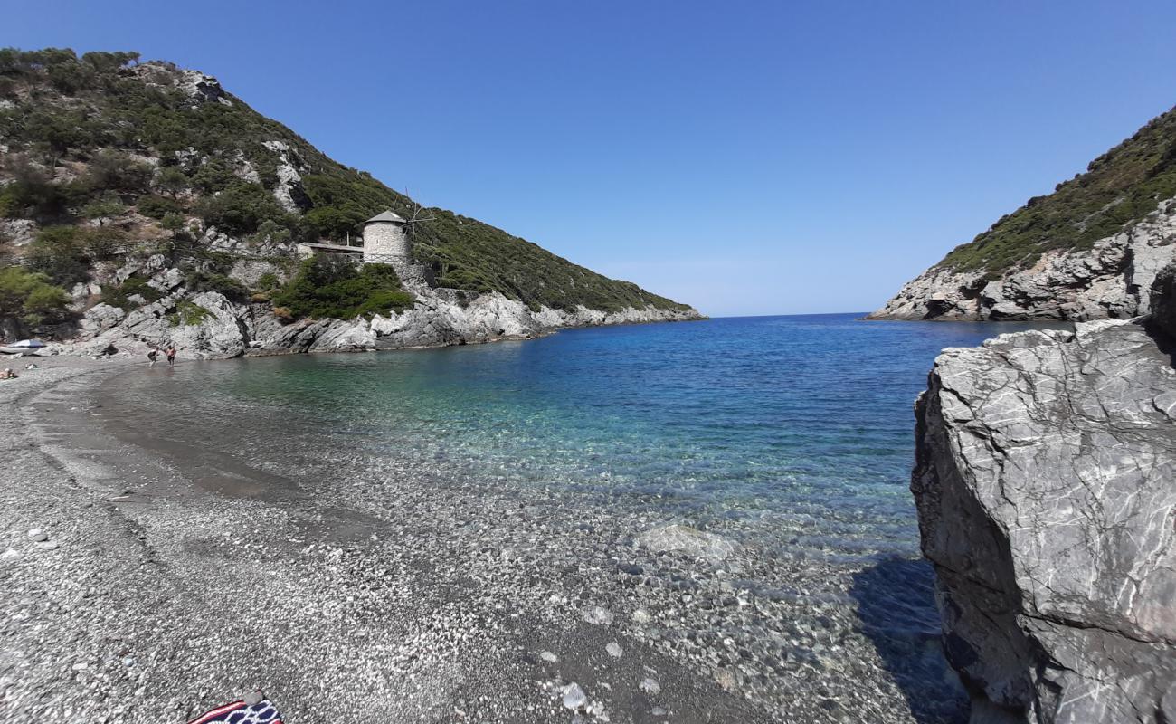 Photo of Yialia beach with gray pebble surface