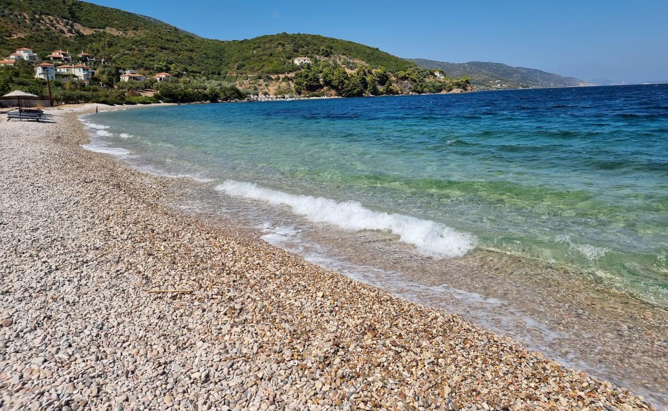 Photo of Glyfa beach with light pebble surface