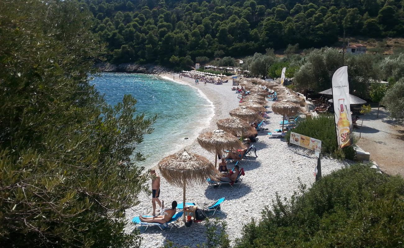 Photo of Isomata beach with gray pebble surface