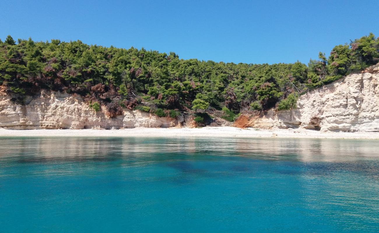 Photo of Spartines beach II with gray pebble surface