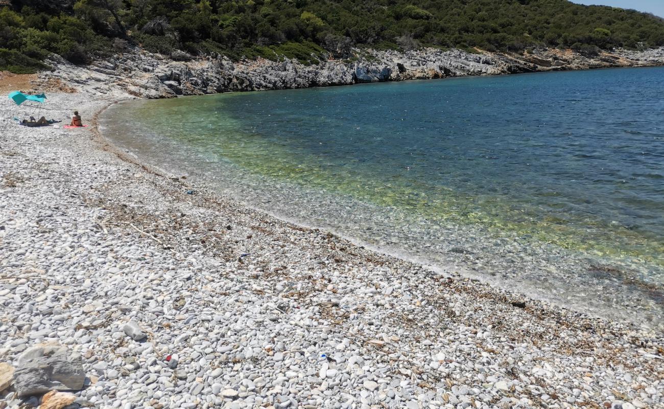 Photo of Paralia Atsitsa with brown pebble surface