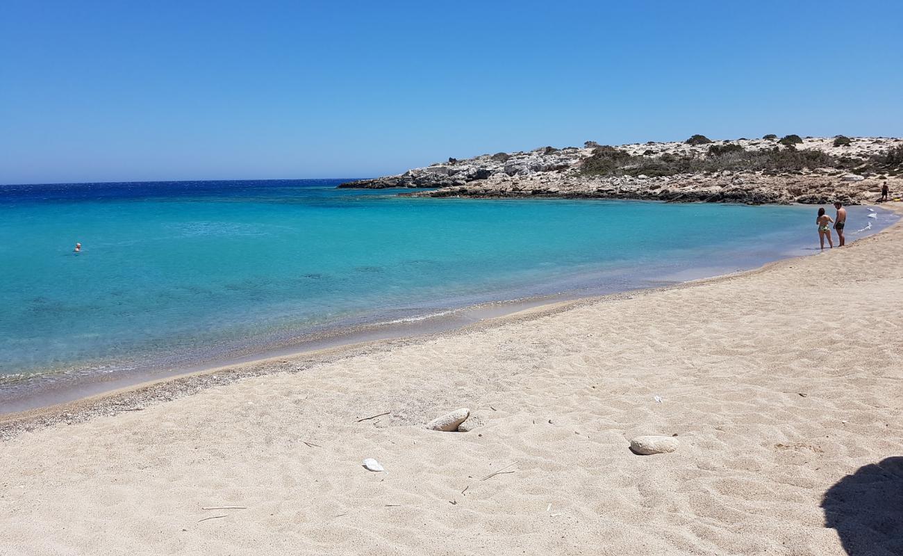 Photo of Paralia Vatha with brown sand surface