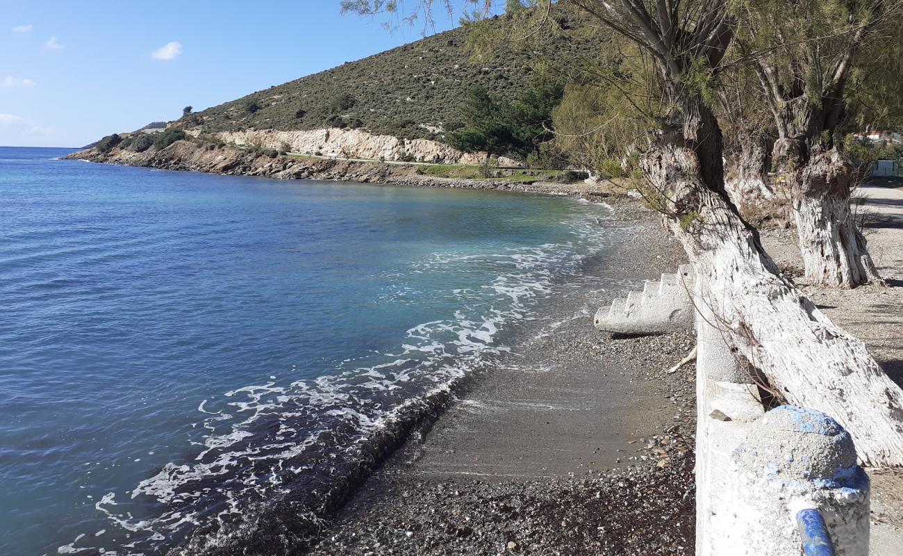 Photo of Tis Popis beach with gray sand &  rocks surface