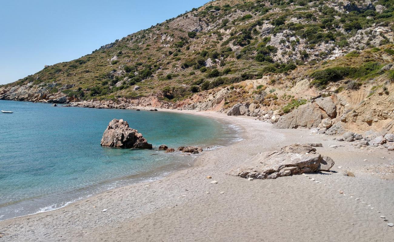 Photo of Nealia beach with light sand &  pebble surface