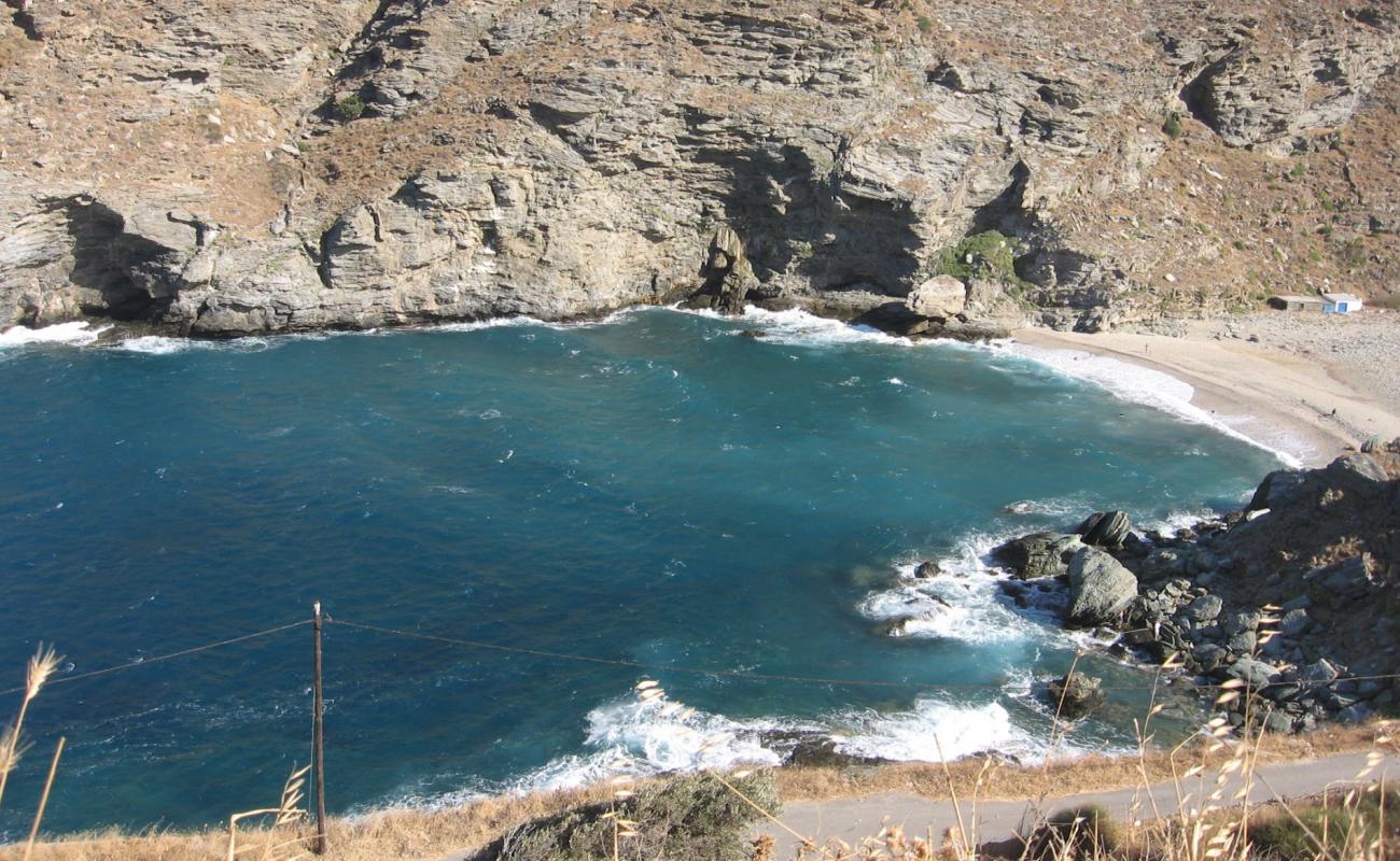 Photo of Paralia Sinetiou with light fine pebble surface