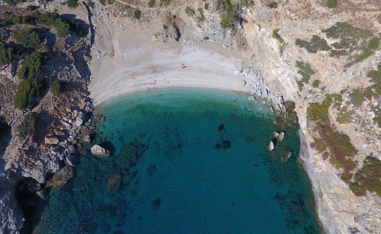 Photo of Mikrogiali beach with light fine pebble surface