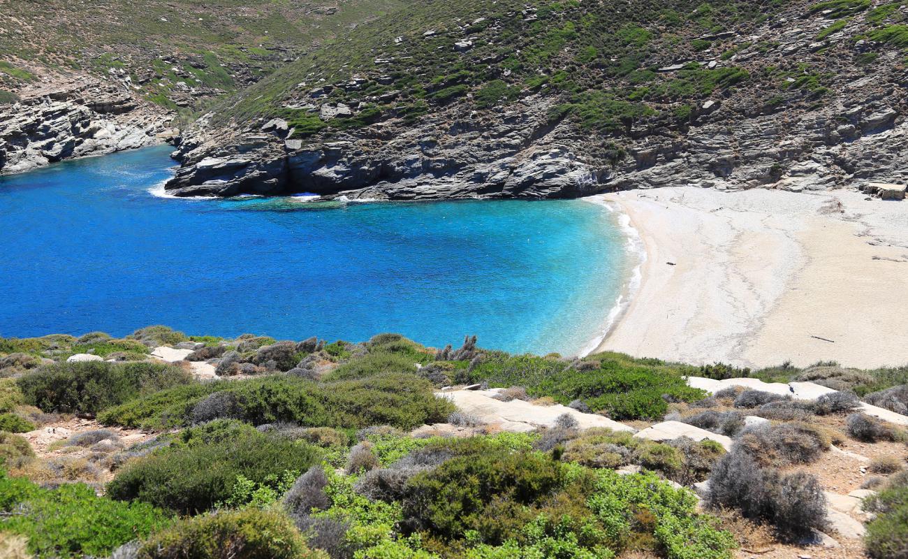 Photo of Paralia Lefka with light fine pebble surface