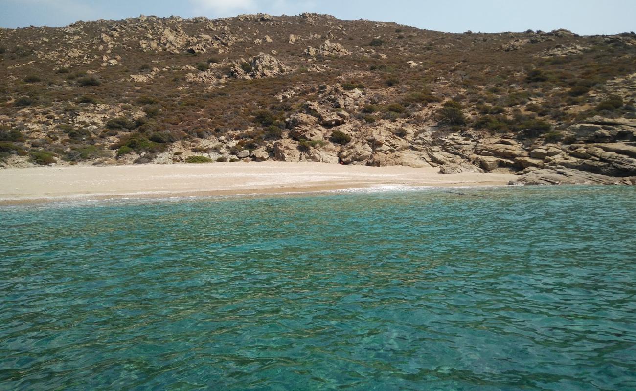 Photo of Pépa beach with bright sand surface