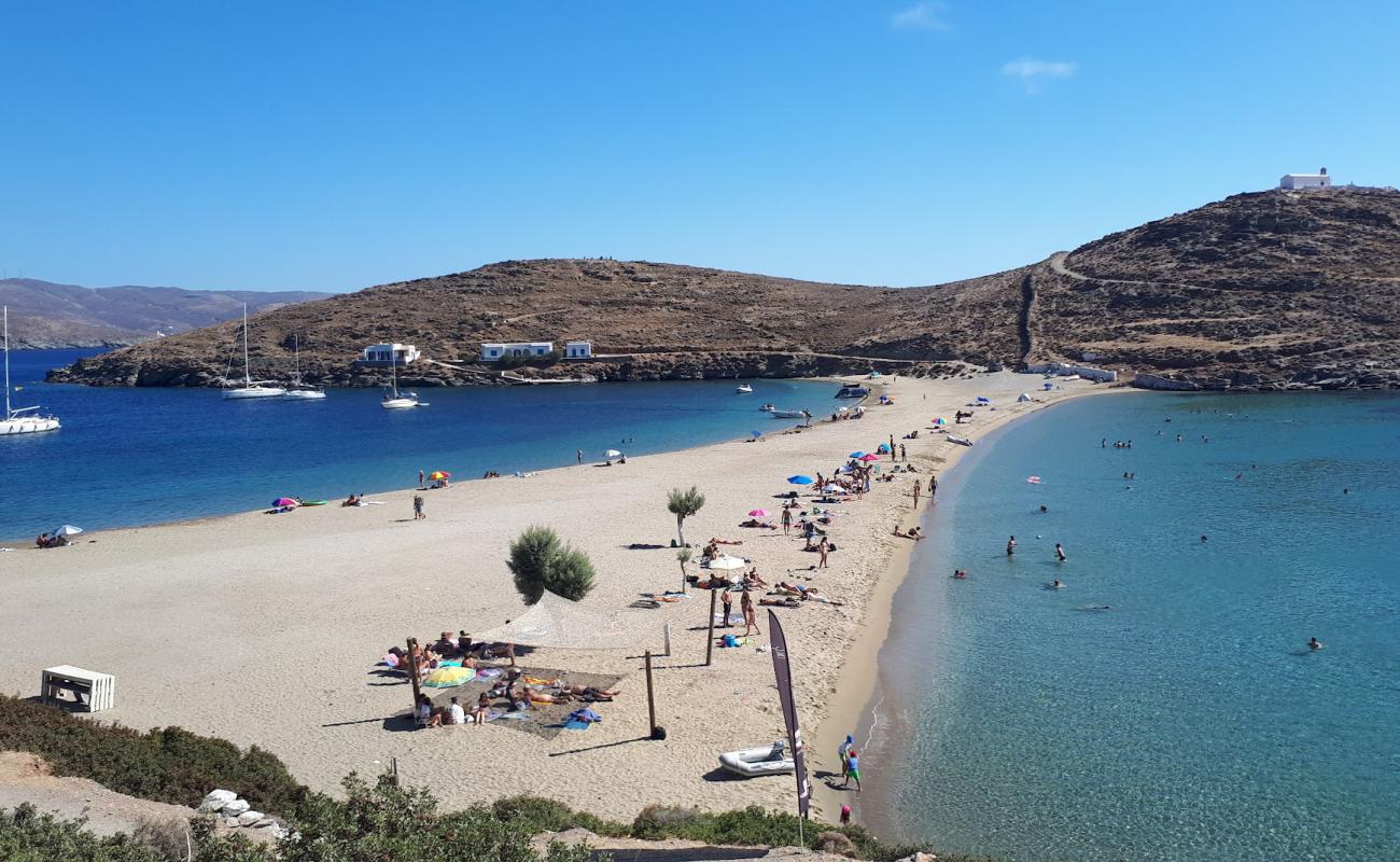 Photo of Kolona beach with bright sand surface