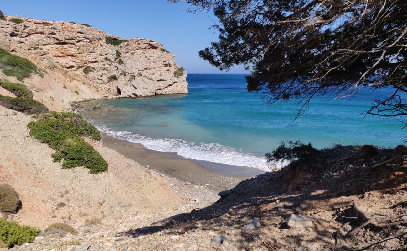 Photo of Hochlakas beach with brown sand surface