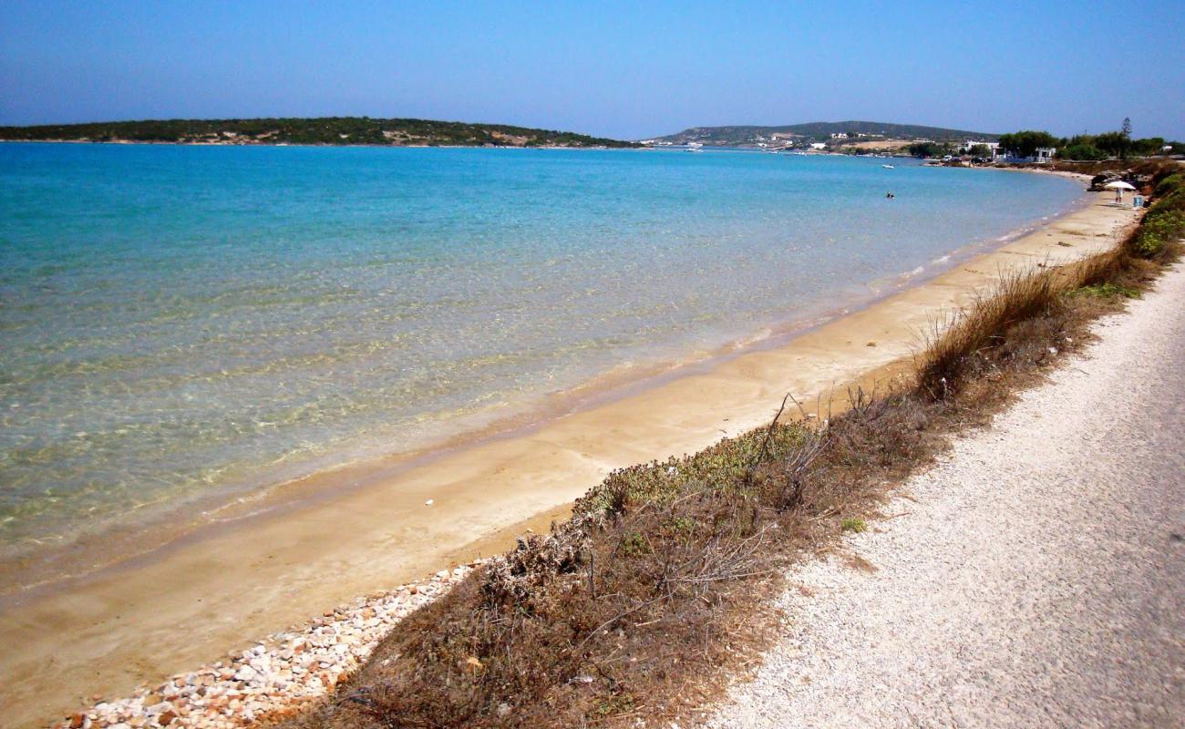 Photo of Plage Siparos with brown sand surface