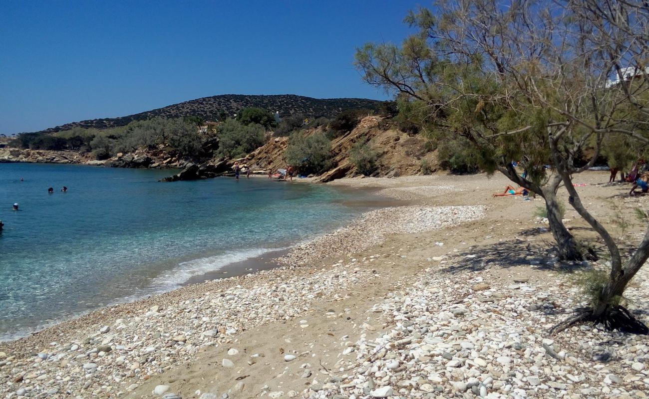 Photo of Glyfa beach with bright sand surface