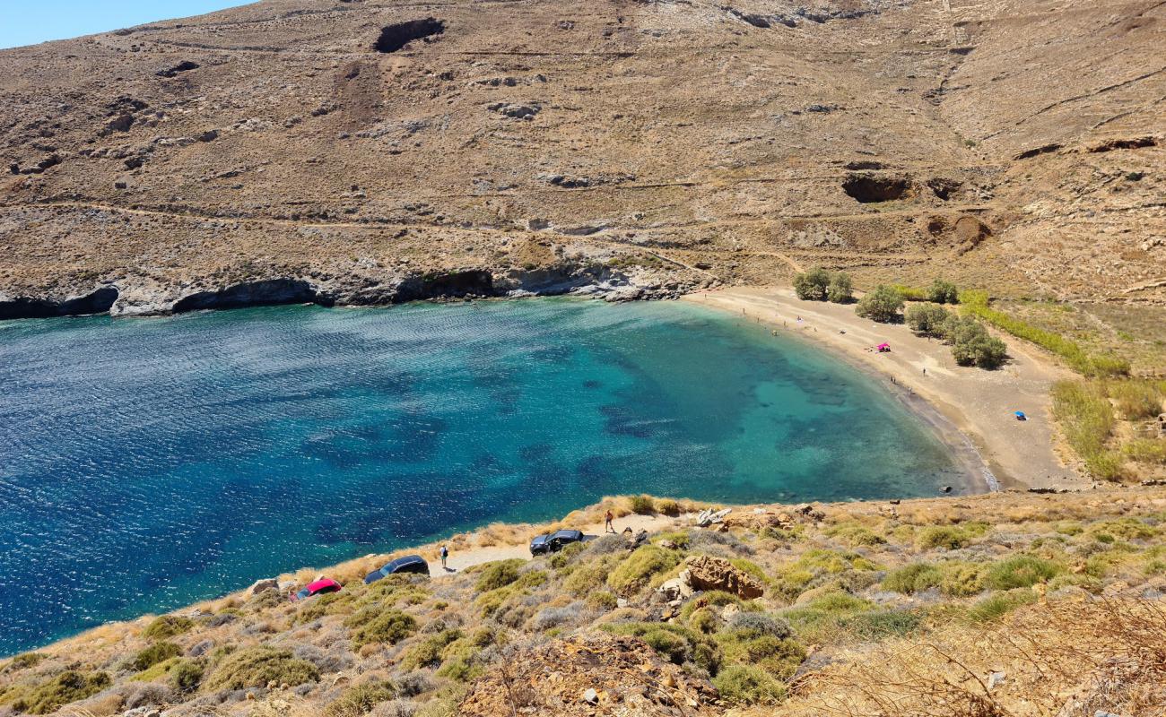 Photo of Malliadiko beach with brown pebble surface