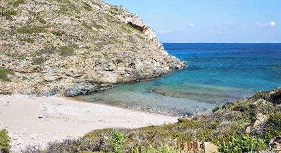 Dialiskári beach