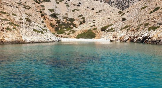 Gialoúdia beach