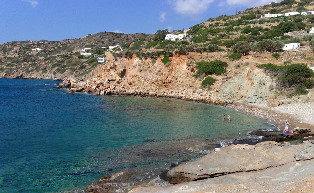 Photo of Saoúres beach with gray pebble surface