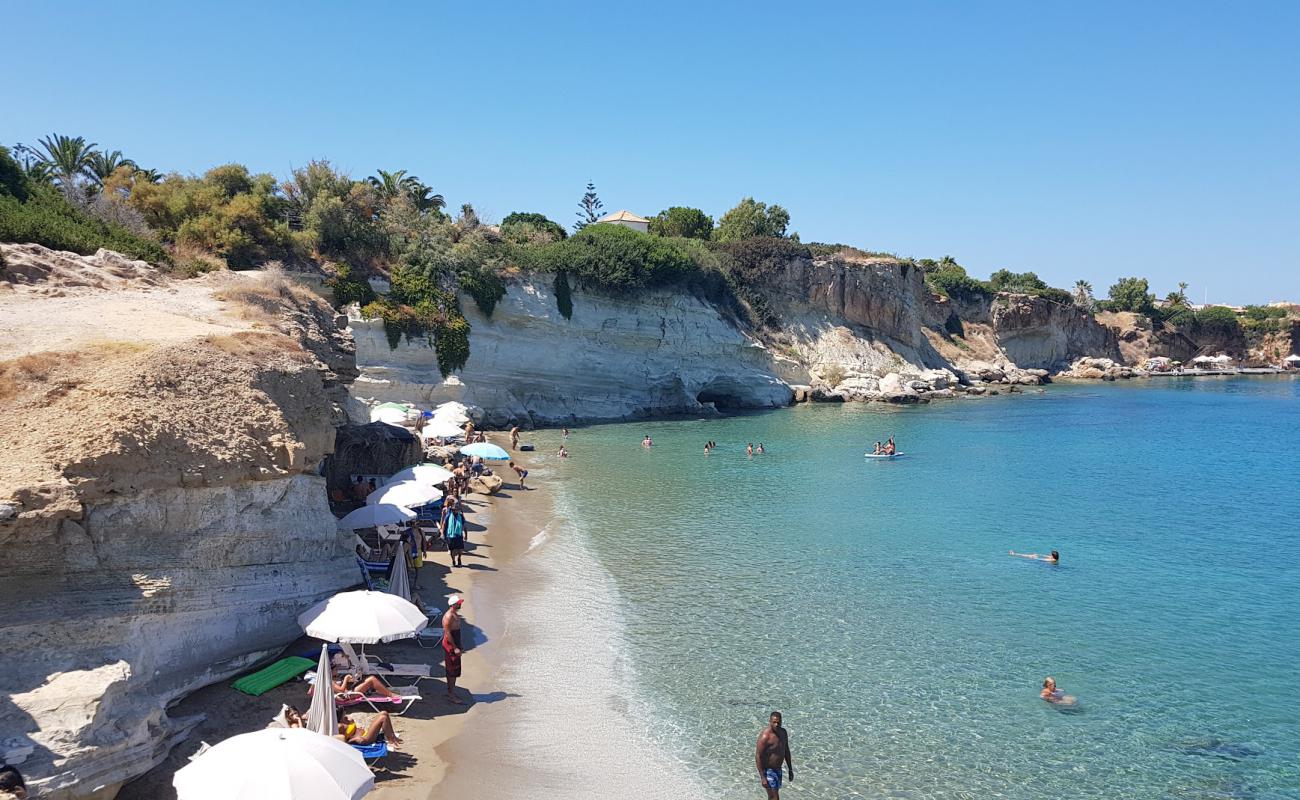 Photo of Saradari Beach with brown fine sand surface