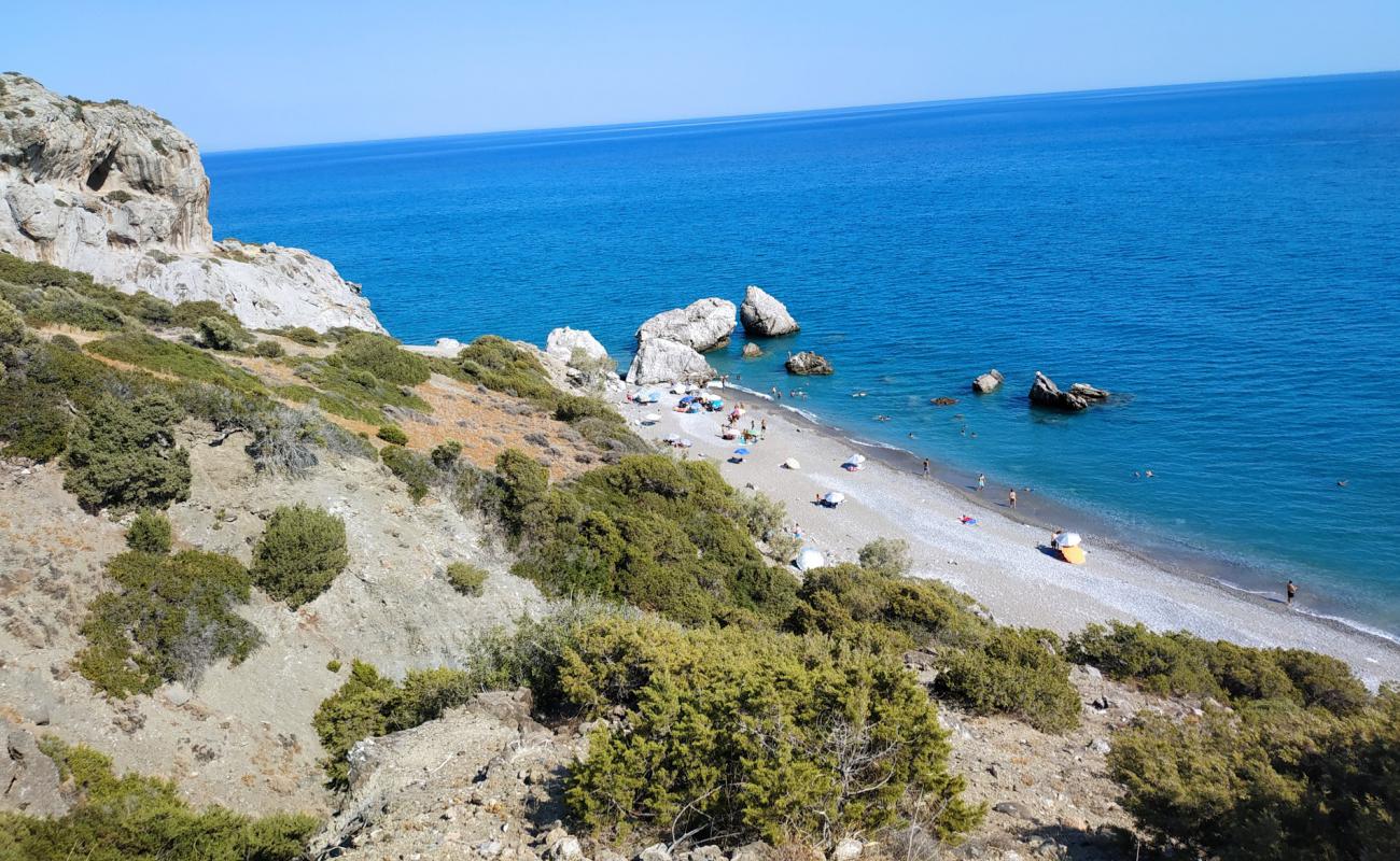 Photo of Paralia Listi with light pebble surface