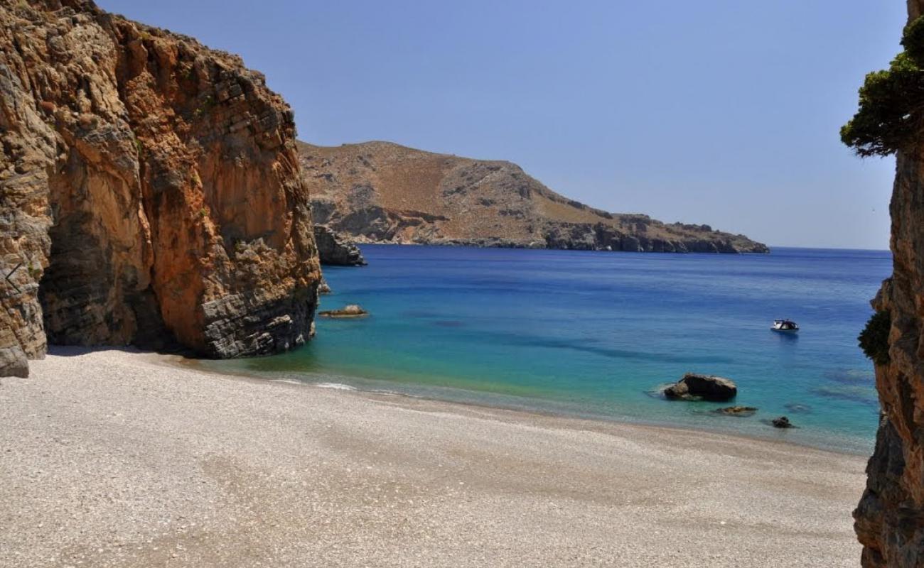 Photo of Kaminaki beach with light fine pebble surface