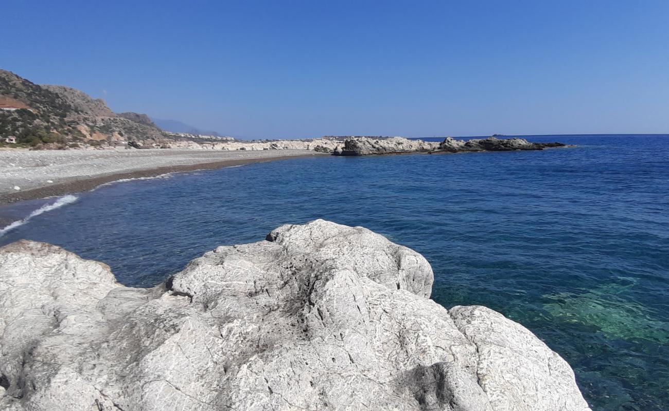 Photo of Plakaki beach with gray pebble surface