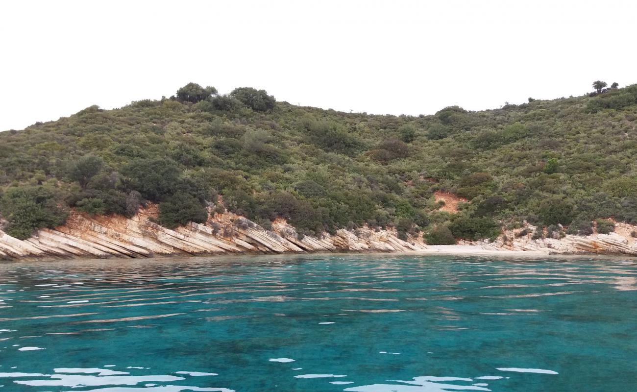 Photo of Skinos beach III with light pebble surface