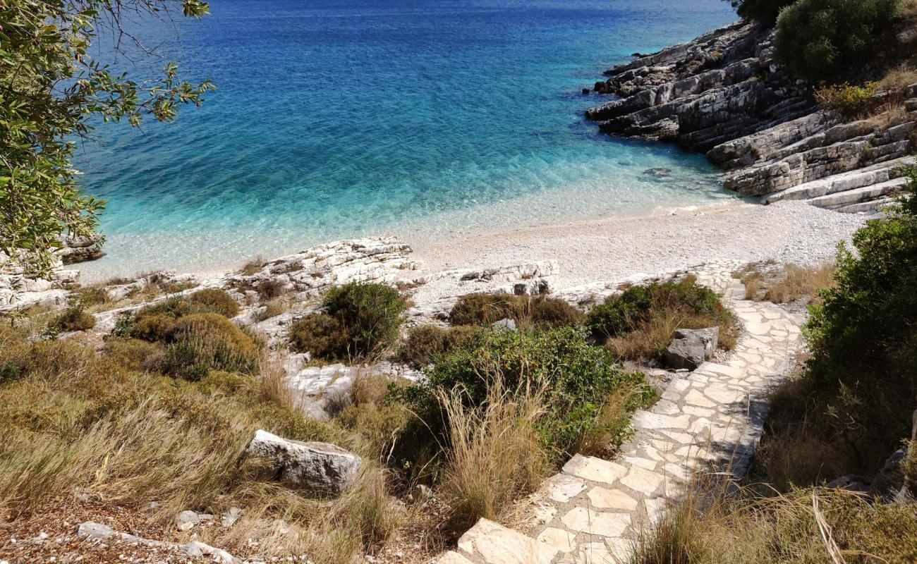 Photo of Nici beach with light pebble surface