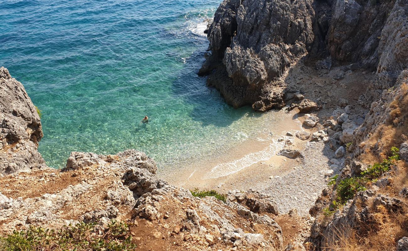 Photo of Kako Lagadi beach backed by cliffs