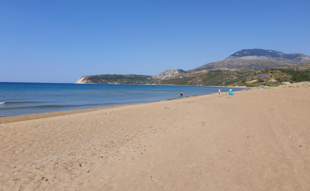 Photo of Paralia Kaminia with brown sand surface