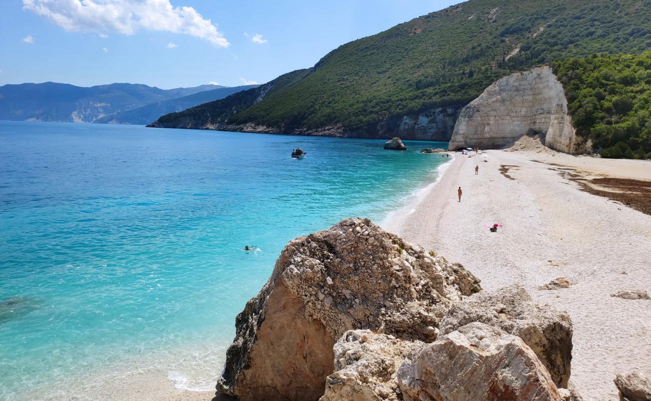 Photo of Fteri beach with light fine pebble surface