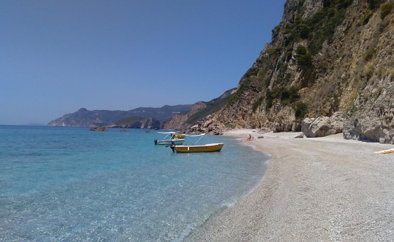 Photo of Antipsos beach with gray pebble surface