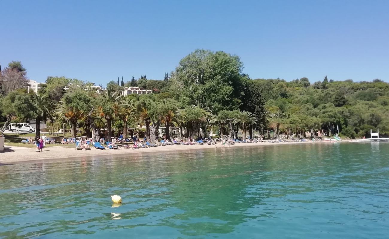 Photo of Feakes beach with light fine pebble surface