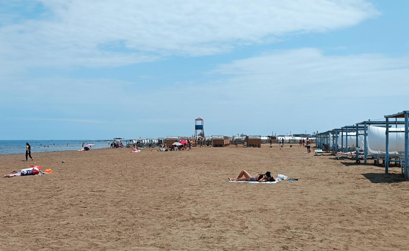 Photo of Qumbar Beach with bright sand surface