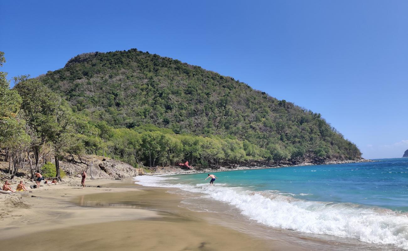 Photo of Plage de l'Anse Crawen with bright sand surface