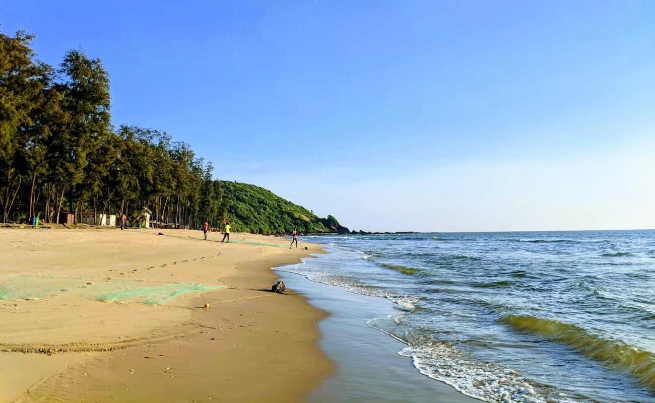 Photo of Querim Beach with bright sand surface