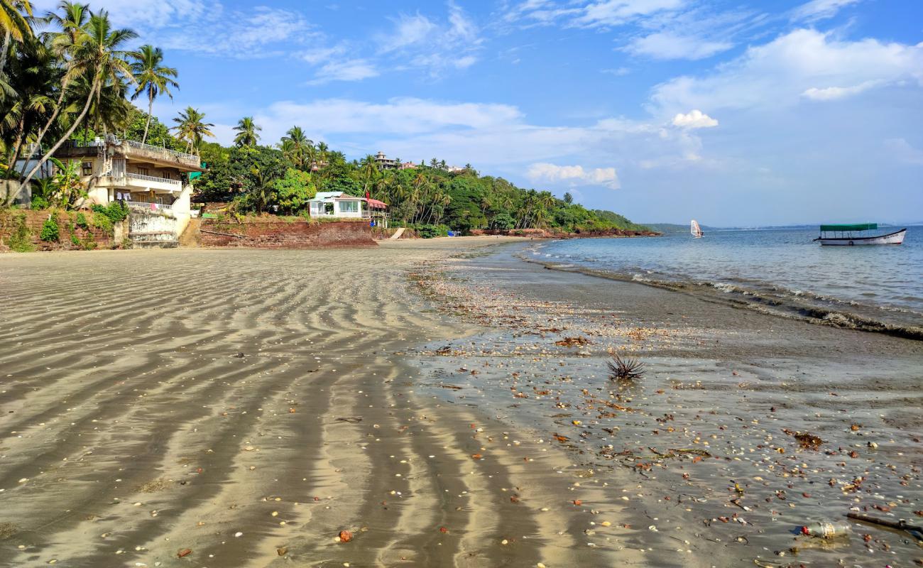 Photo of Dona Paula Beach with bright sand surface