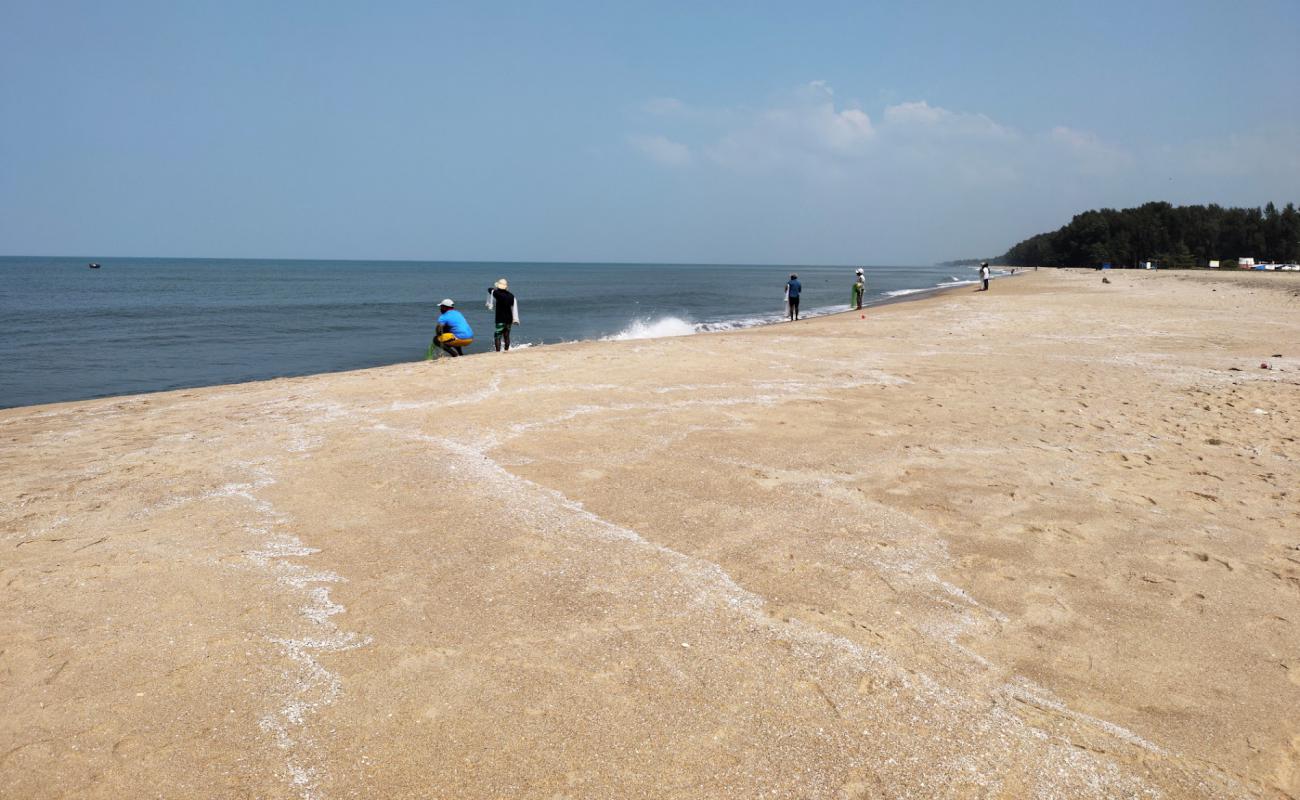 Photo of Munnakal Beach with bright sand surface