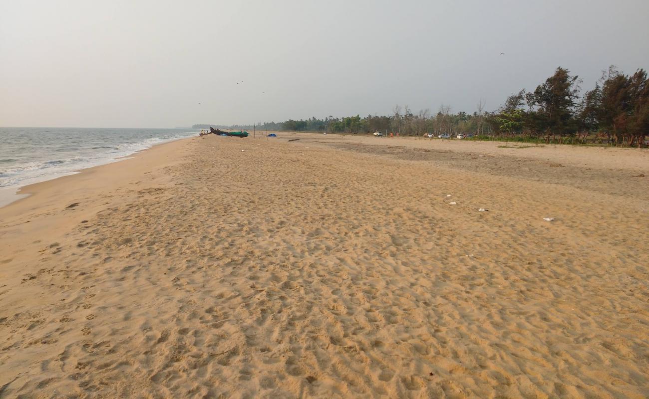 Photo of Puthuvype Beach with bright sand surface