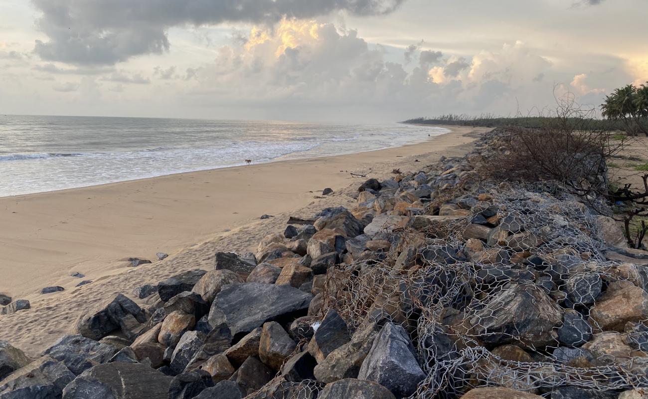 Photo of Seruthur Beach with bright sand surface